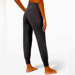 Lululemon joggers in black
